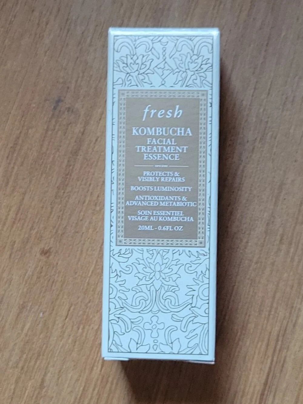 Assorted Fresh Skincare Products w/Branded Bag